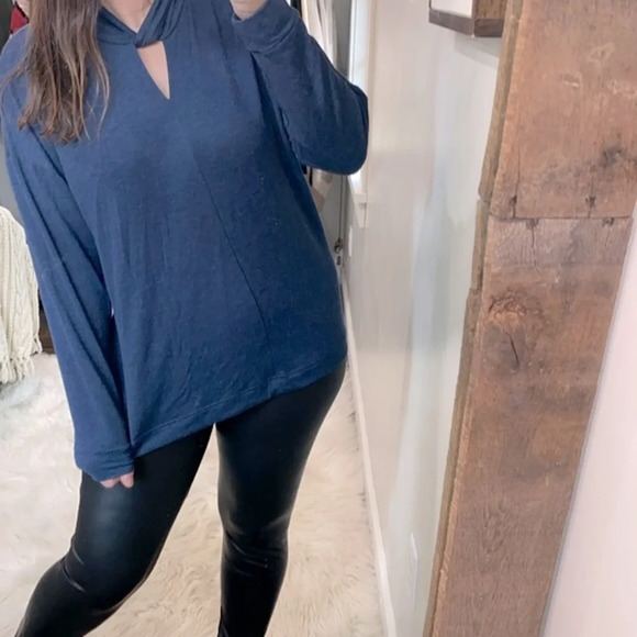 Time and Tru blue twist neck top long sleeve size medium - Picture 1 of 5